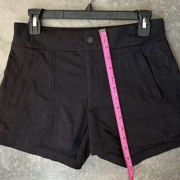 Athleta Trekkie Hiking Shorts size 2 Black - Picture 4 of 6